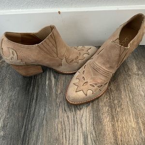 Coconuts by Matisse western ankle boots